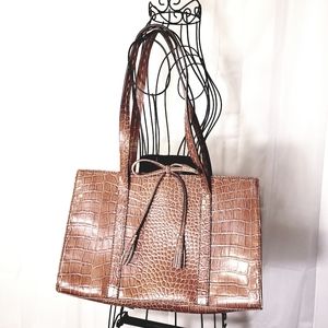 Liz Claiborne Shoulder